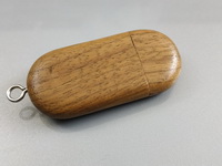 Pendrive de madera