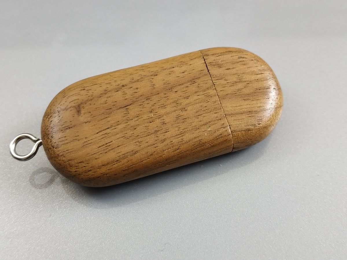 Pendrive de madera